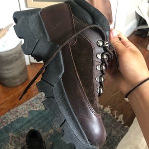 SKECHERS PLATFORM BOOT